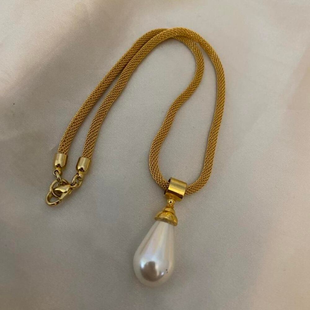 Vintage Gold Tone Mesh Chain Necklace Faux Pearl Teardrop Pendant Necklace